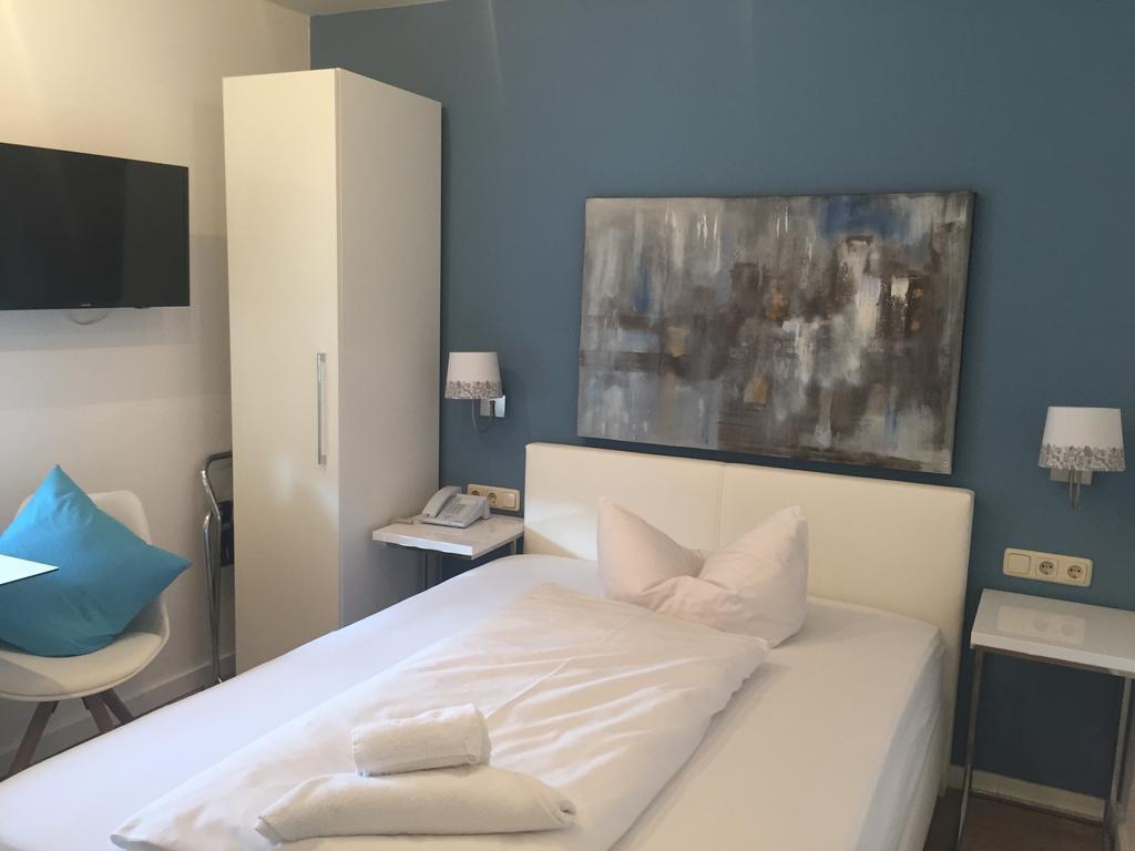 Arthotel Restaurant Pfeffermuehle 因戈尔施塔特 客房 照片